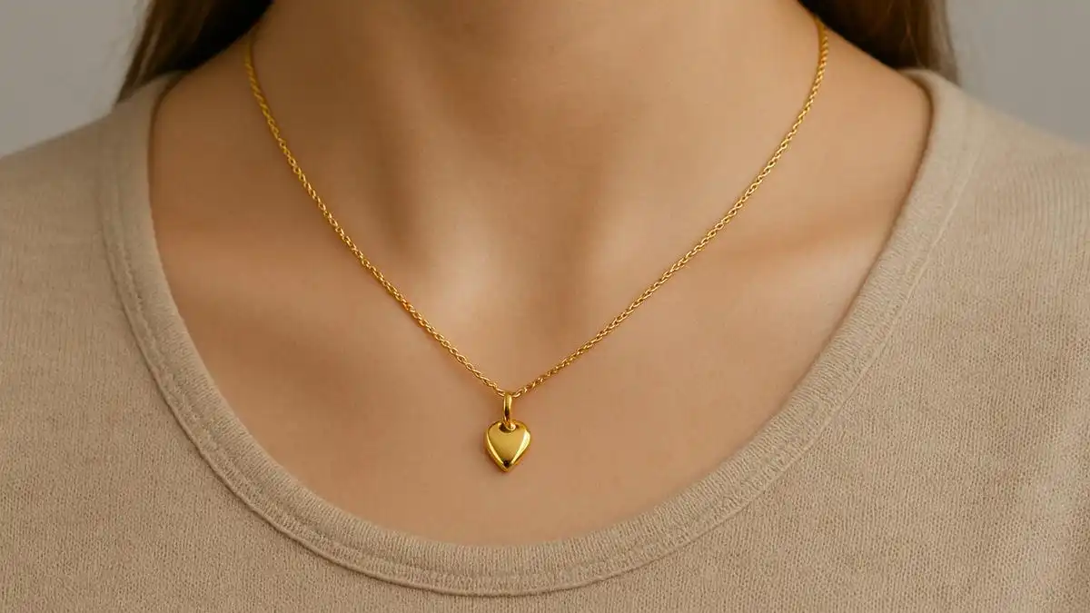 Kalung Layered dengan Gaya Casual Mewah untuk Sehari hari