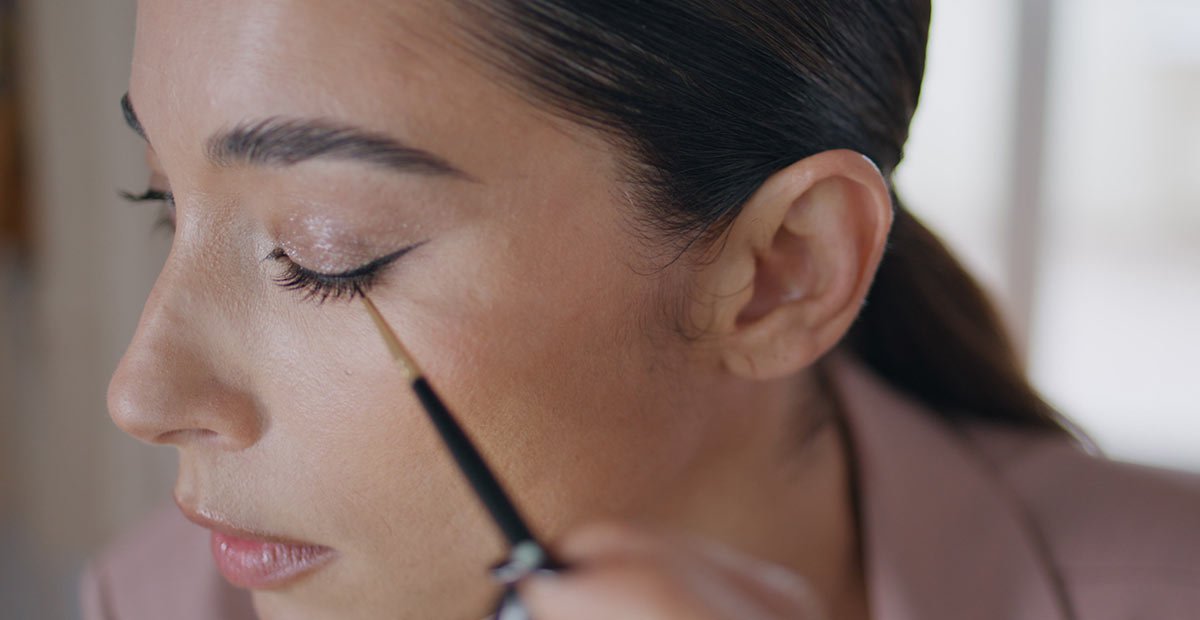 Rekomendasi Eyeliner Terbaik 2026 Pilihan Presisi untuk Tampilan Mata Lebih Tajam dan Elegan