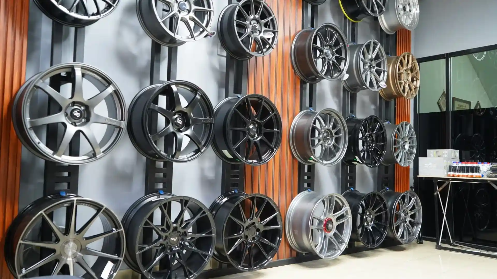 Rekomendasi Velg Racing Sedan yang Bikin Tampilan Lebih Gagah dan Tetap Nyaman