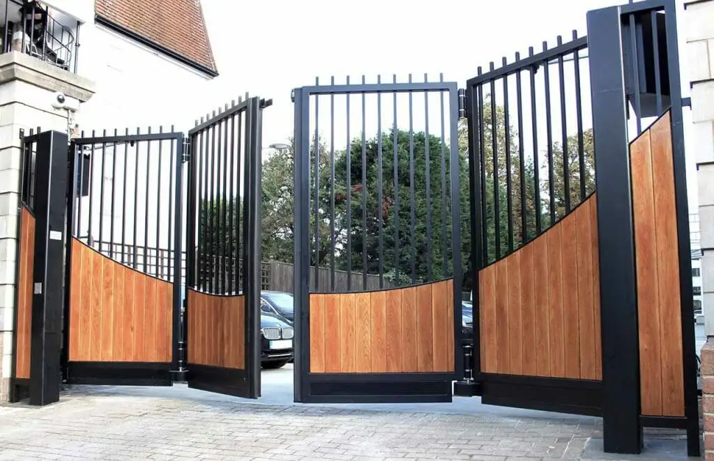 Rolling Door Untuk Teras, Solusi Rumah Lebih Aman Tanpa Mengorbankan Tampilan_11zon Rolling Door Untuk Teras, Solusi Rumah Lebih Aman Tanpa Mengorbankan Tampilan